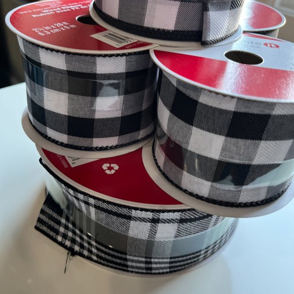 Wired Christmas -‎ Holiday Fabric Ribbon Rolls – 1 Jumbo and 4 Standard (New) - Picture 4 of 10